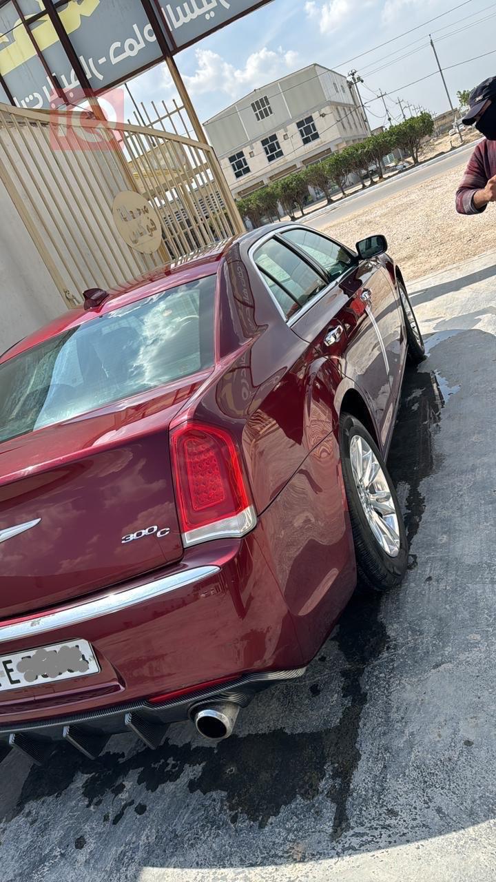 کرایسلەر 300